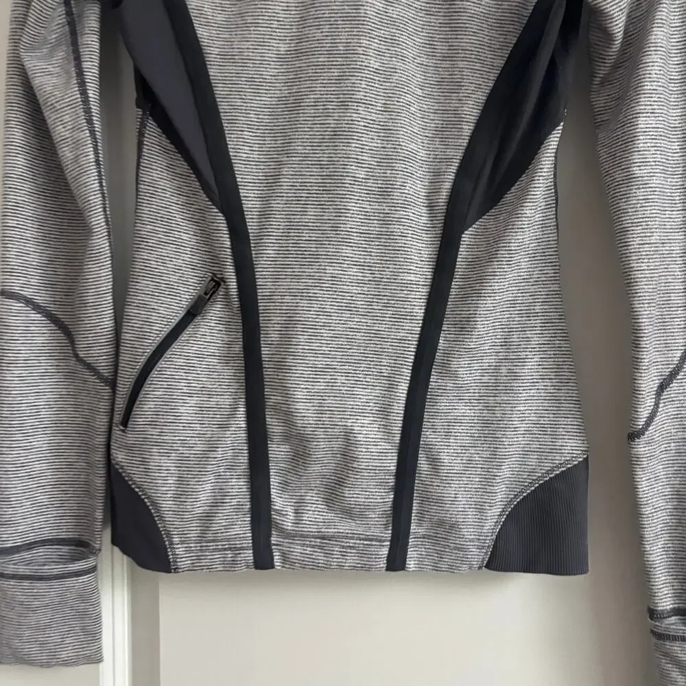Lululemon Run Turbo 1/2 Zip Jacket 4 Static White Black Striped Thumbholes